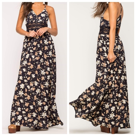Dresses & Skirts - 😻Floral Maxi Dress
